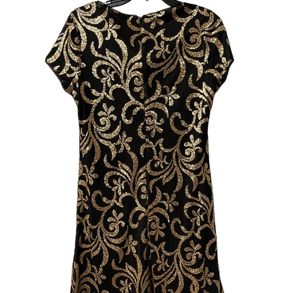 Jessica Simpson Black and Gold Sequin
Shift Dress size 4 - Picture 9 of 15